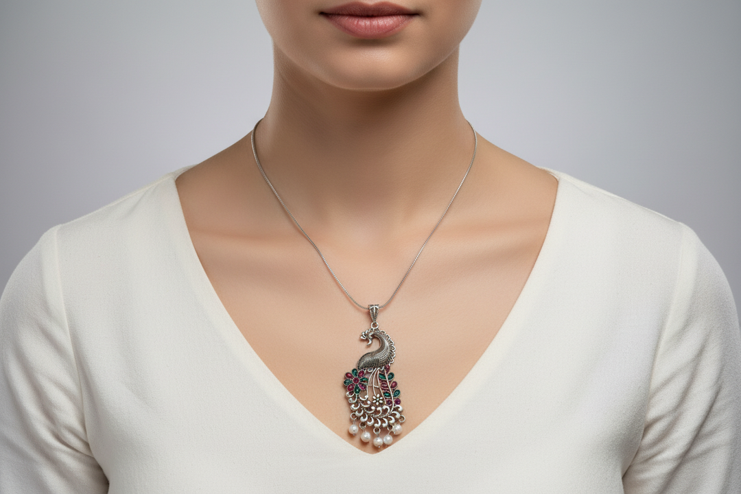 Peacock Insparied Necklace In Silver