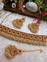 Load image into Gallery viewer, Mansi loads off pearlsChoker set temple jewelry