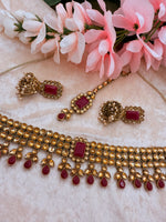 Load image into Gallery viewer, Shine kundan Drop Choker set
