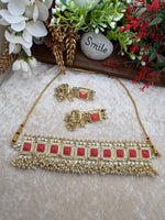 Load image into Gallery viewer, गजरा स्टाइल कुंदन चोकर सेट