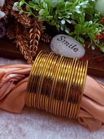 Load image into Gallery viewer, Golden Metal bangles
