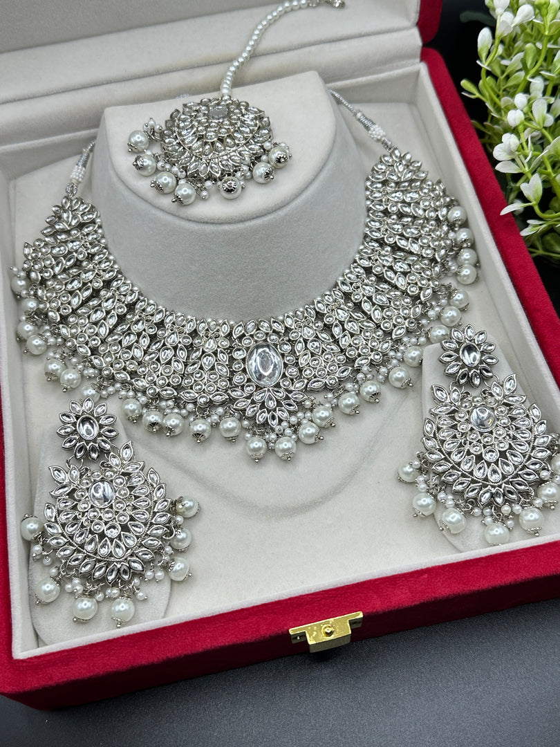 Jasmir Kundan Necklace Set