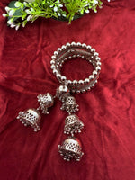 Load image into Gallery viewer, Stretchable Oxidised Bangles
