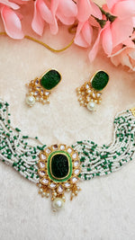 Load image into Gallery viewer, Beaded choker with earrings