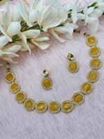 Load image into Gallery viewer, Jhansi Glass traditional kundan necklace set
