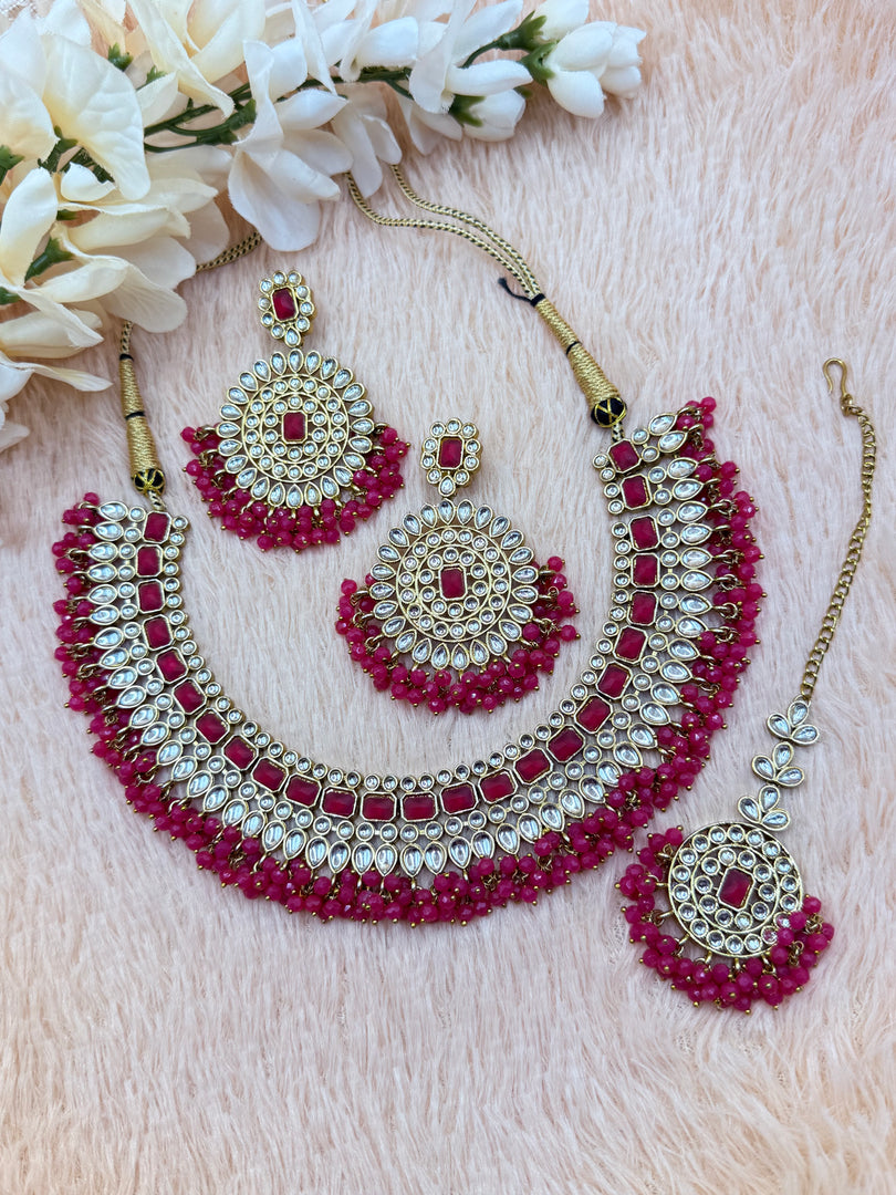 Deepali Kundan Choker Set.