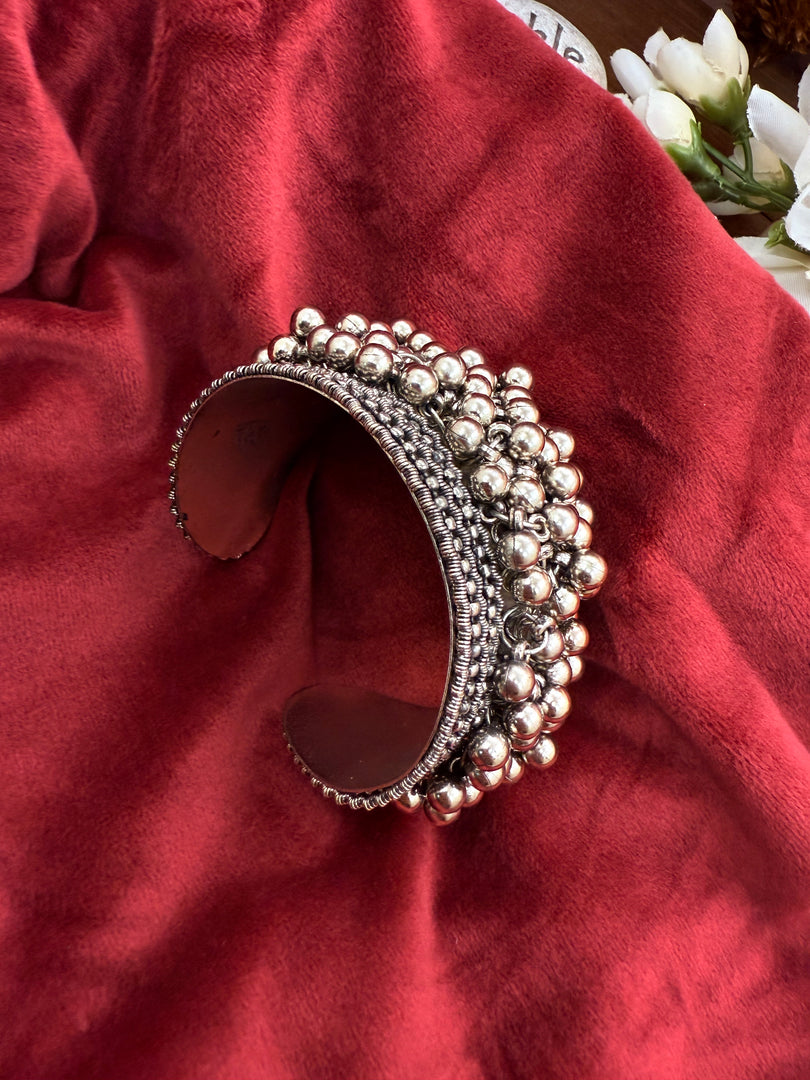 खुलने योग्य ऑक्सीकृत कंगन