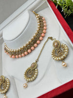 Load image into Gallery viewer, Nila In Gold Stone choker Set
