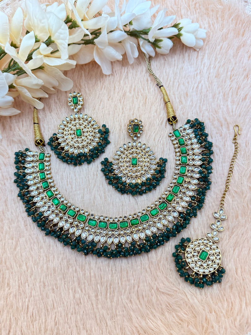 Deepali Kundan Choker Set.