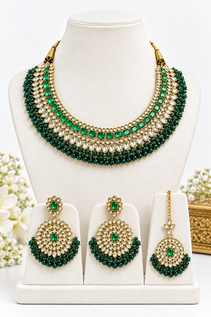 Deepali Kundan Choker Set.