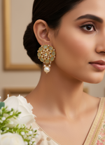 Load image into Gallery viewer, Kundan Stud In mint green
