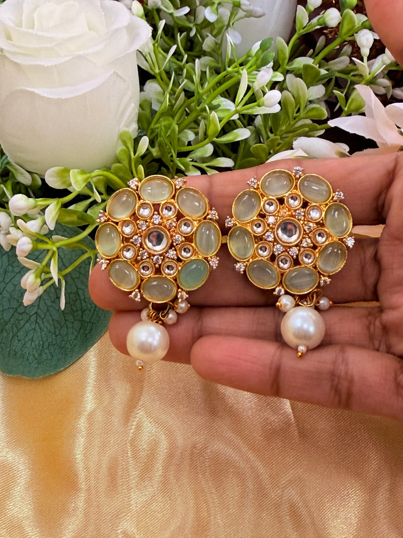 Kundan Stud In mint green