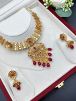 Load image into Gallery viewer, Kamla gold Plated temple Jewerly Necklace Set
