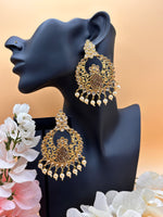 Load image into Gallery viewer, Ashi Antique Gold Earrings
