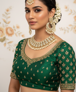 Load image into Gallery viewer, जिया व्हाइट पर्ल कुंदन इंडियन चोकर सेट 
