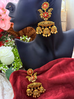 Load image into Gallery viewer, Sakshi Gold Plated Earring