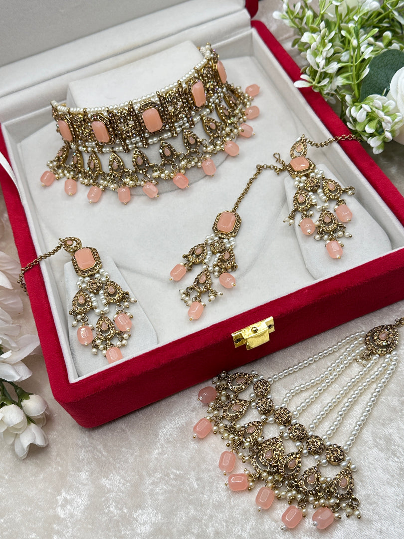 Muskaan Elegant Choker set