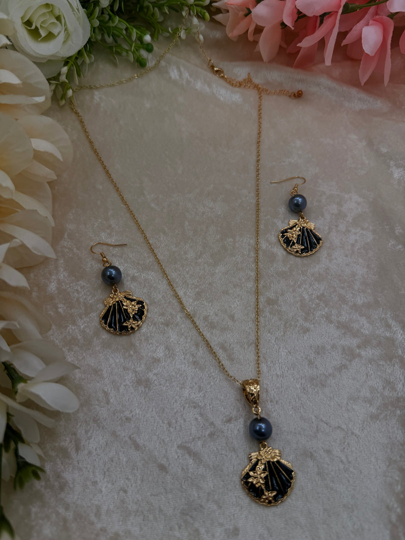 Shell long Necklace with earrings