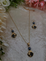 Shell long Necklace with earrings