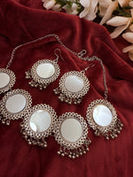 Load image into Gallery viewer, Oxidised Mirror Choker Set
