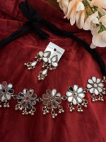 Load image into Gallery viewer, Dhwani Oxidised Mirror choker set