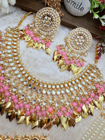 Load image into Gallery viewer, रानी कुंदन ज्वेलरी पीपल लीफ ड्रॉप चोकर सेट