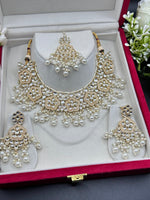 Load image into Gallery viewer, Chetana Kundan Necklace Set
