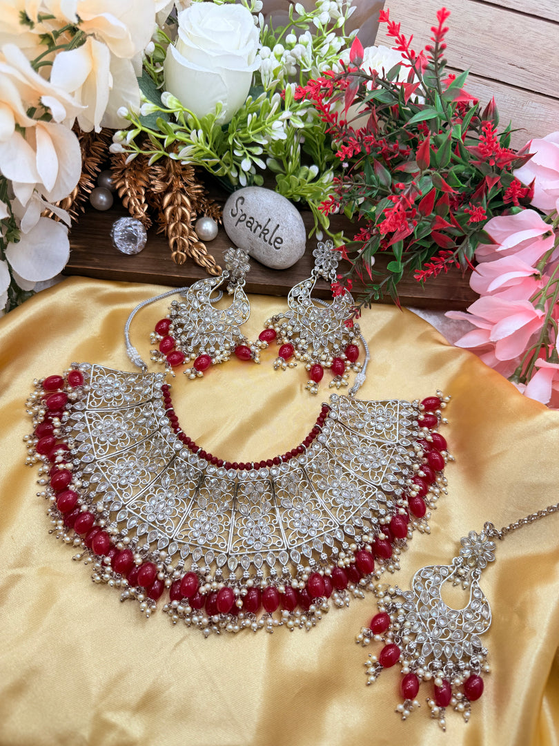 अहाना सिल्वर पोल्की नेकलेस सेट 