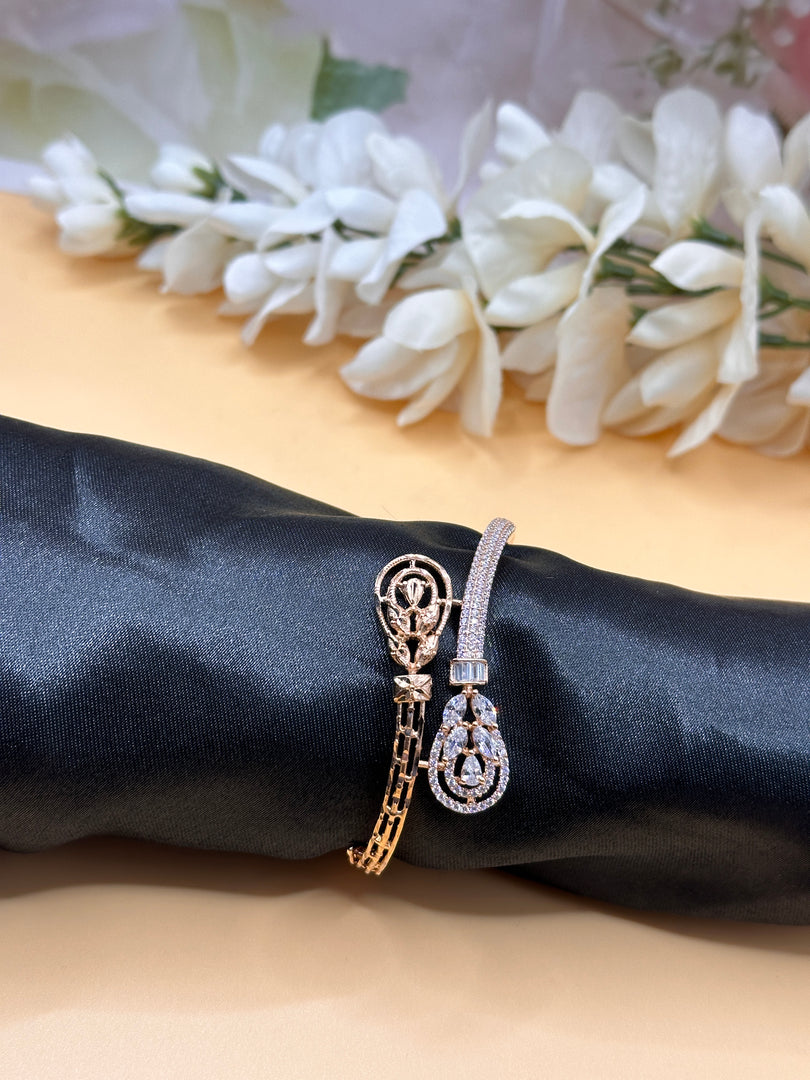 Pakis American Diamond Openable Bracelet
