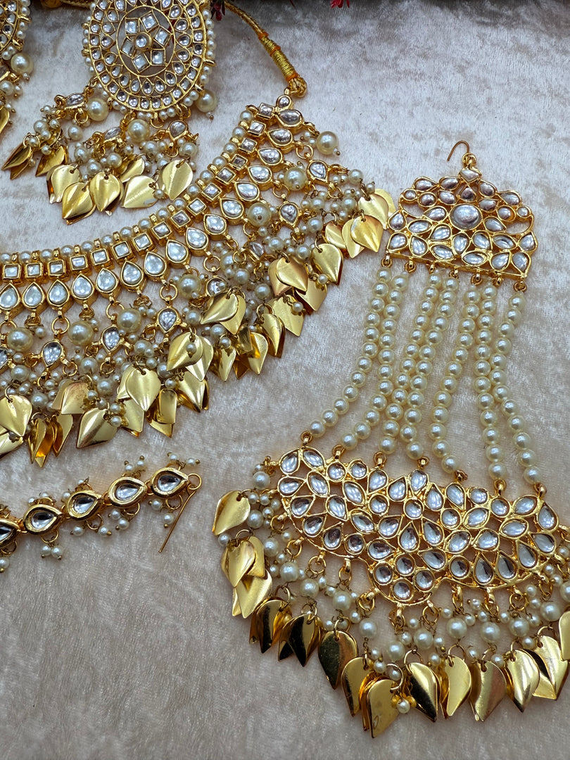 रानी कुंदन ज्वेलरी पीपल लीफ ड्रॉप चोकर सेट