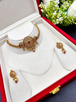 Load image into Gallery viewer, Saraswati matte Gold Choker set
