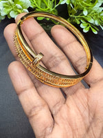 Load image into Gallery viewer, Reihana stainsteel Golden Bracelet
