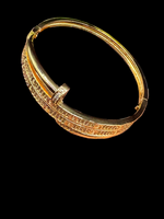 Load image into Gallery viewer, Reihana stainsteel Golden Bracelet
