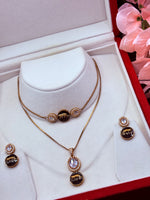 Load image into Gallery viewer, Sabyasachi Inspired Necklace
