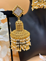 Load image into Gallery viewer, Saarna golden pearl drop earring
