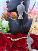 Load image into Gallery viewer, Oxidised silver earring with detectable Sahara
