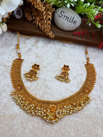 Load image into Gallery viewer, Antique Gold platted temples Necklace Set
