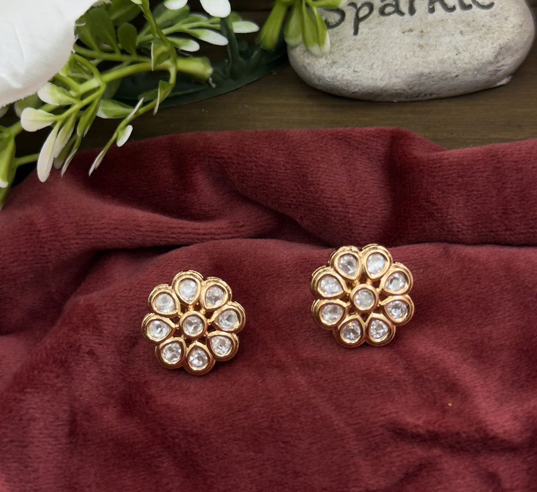 Tyaani Kundan studs