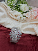 Load image into Gallery viewer, AD Openable Bracelet