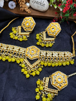 Load image into Gallery viewer, Shiya Kundan choker Set
