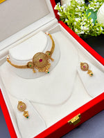 Load image into Gallery viewer, Saraswati matte Gold Choker set
