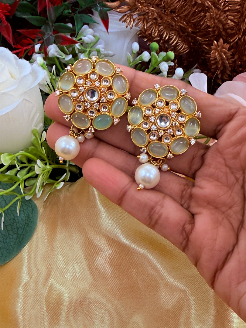 Kundan Stud In mint green