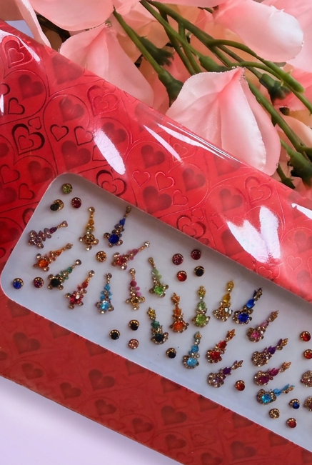 Long colored bindi card