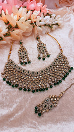 Load image into Gallery viewer, Green Antique Gold crystal beads choker set