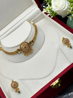 Load image into Gallery viewer, Deetya matte Gold choker set
