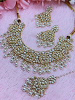 Load image into Gallery viewer, Chetana Kundan Necklace Set
