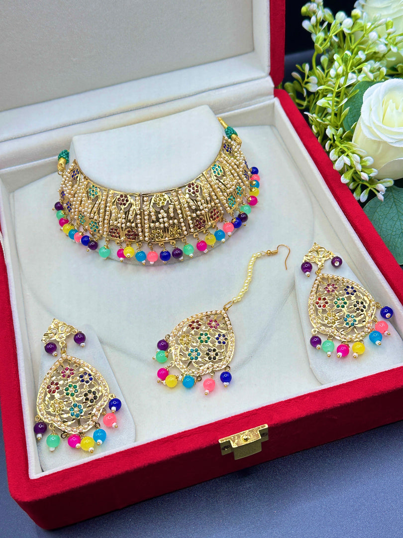 Kavleen Jadau Indian Choker Set