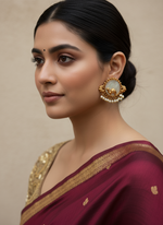 Load image into Gallery viewer, Camel Studs brass gold plated
