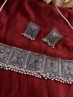 Load image into Gallery viewer, Silver Oxidised choker set with earring