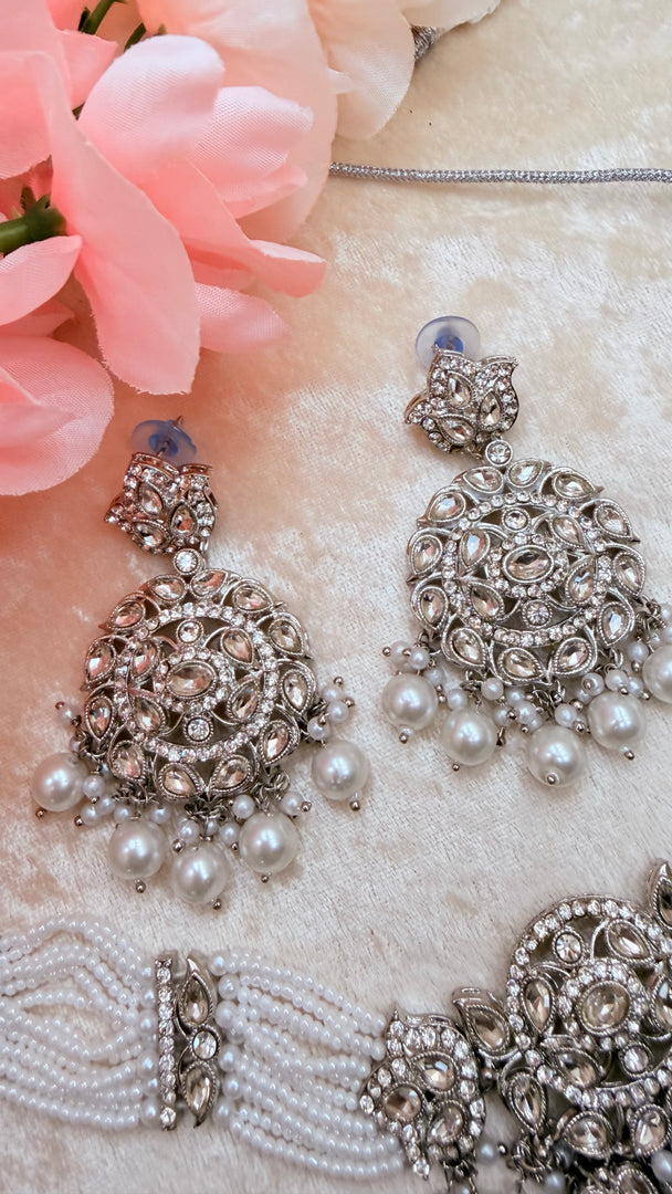 White silver set